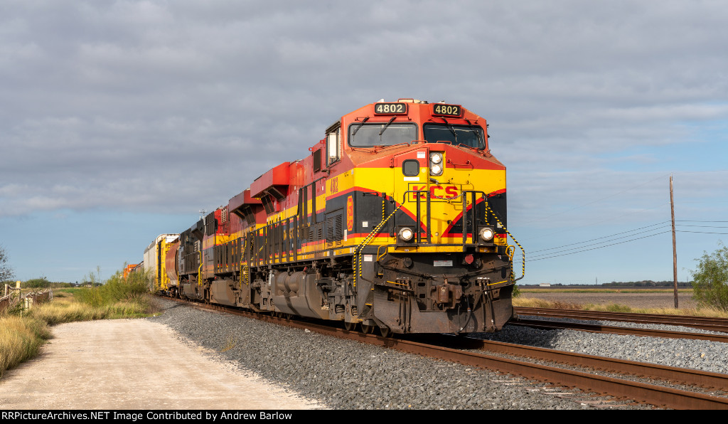 KCS 4802 Departing E. Spear